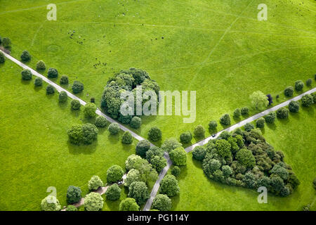 Vista aerea delle strade su Hungerford Common Foto Stock