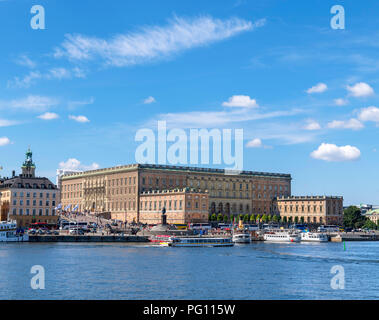 Stoccolma, Royal Palace. Il Royal Palace (Kungliga Slottet) in Gamla Stan (Citta vecchia), isola Stadsholmen, visto da Skeppsholmen, Stoccolma, Svezia Foto Stock