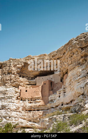 Il castello di Montezuma monumento nazionale con il blu del cielo Foto Stock