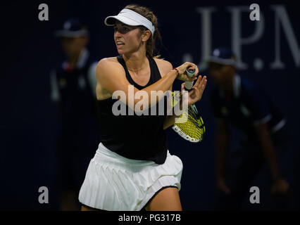 New York, Stati Uniti d'America. 24 ago 2018. New York, Stati Uniti d'America. Dejana Radanovic di Serbia in azione durante il primo turno di qualifiche al 2018 US Open Grand Slam torneo di tennis. New York, Stati Uniti d'America. 22 agosto 2018. Il 22 agosto, 2018. Credit: AFP7/ZUMA filo/Alamy Live News Foto Stock