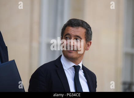 Parigi, Francia. Agosto 22, 2018 - Parigi, Francia: Il ministro francese dell'azione pubblica e conti Gerald Darmanin lascia l'Elysee Palace dopo un Consiglio dei ministri. Le ministre de l'azione et des comptes publics, Gerald Darmanin, a la sortie du Conseil des ministres de la rentree. *** La Francia / nessuna vendita di supporti in francese.Credit: Fotografia Idealink/Alamy Live News Foto Stock