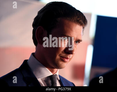 Erfurt, Germania. 23 Ago, 2018. Il Cancelliere austriaco Sebastian Kurz del Partito popolare austriaco (OVP) arriva al ricevimento annuale della CDU fazione del Land Turingia il parlamento dello stato. Credito: Britta Pedersen/dpa-Zentralbild/dpa/Alamy Live News Foto Stock