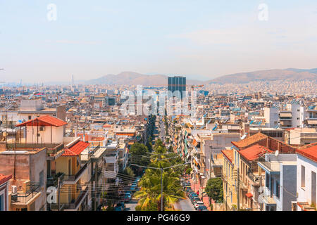Vista panoramica giungla cittadina nel porto del Pireo in Grecia Foto Stock