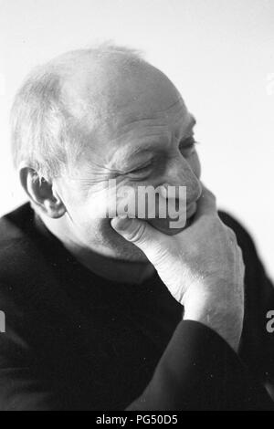 L'artista ceco Otakar Slavik ad una mostra delle sue opere di Wiener Neustadt. Foto Stock