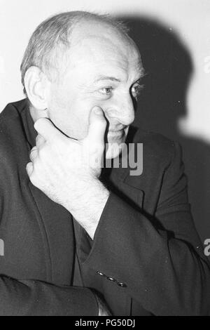 L'artista ceco Otakar Slavik ad una mostra delle sue opere di Wiener Neustadt. Foto Stock