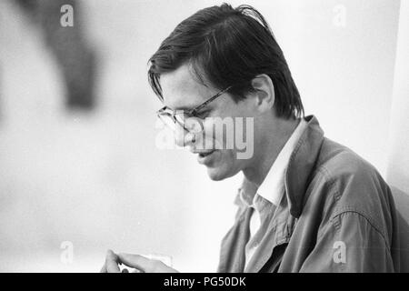 Lo scrittore francese Joel Roussiez ad una mostra dell'artista Otakar Slavik di Wiener Neustadt. Foto Stock