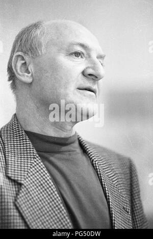 L'artista ceco Otakar Slavik ad una mostra delle sue opere di Wiener Neustadt. Foto Stock