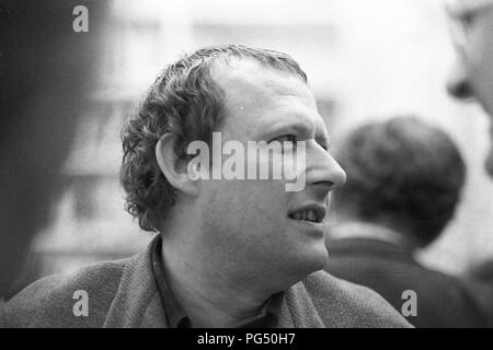 Il giornalista polacco Adam Michnik in occasione di una riunione dell'IWM (Institut fuer die Wissenschaft vom Menschen, Inglese: Istituto per le scienze umane) di Vienna. Michnik è editor-in-chief di Gazeta Wyborcza, la seconda più grande giornale del paese. Foto Stock