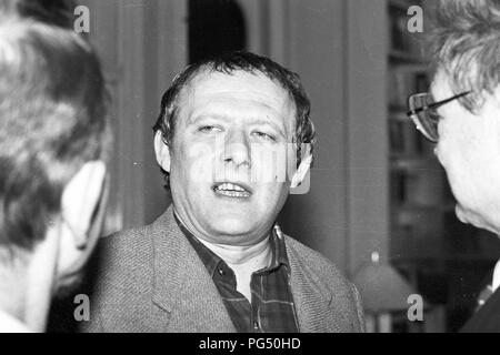 Il giornalista polacco Adam Michnik in occasione di una riunione dell'IWM (Institut fuer die Wissenschaft vom Menschen, Inglese: Istituto per le scienze umane) di Vienna. Michnik è editor-in-chief di Gazeta Wyborcza, la seconda più grande giornale del paese. Foto Stock