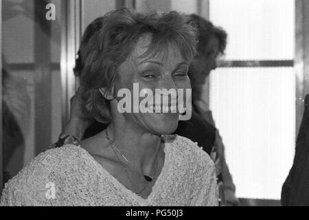 Lo scrittore austriaco Marianne Gruber in occasione di una riunione del Oesterreichischen Gesellschaft fuer Literatur (letteratura austriaca società) a Vienna nel 1990. Gruber è attivo come un autore e un moderatore e dal 2017 presiede la Oesterreichischen Schriftsteller/Innenverband (austriaco scrittori' Association). Foto Stock