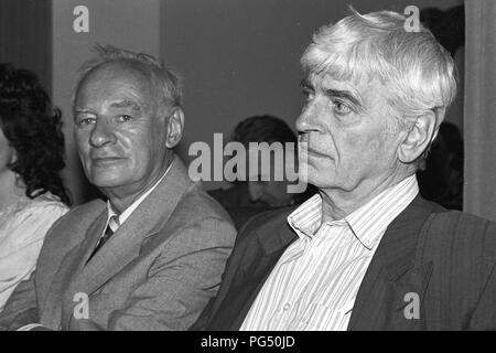 Il scrittore Ungherese Miklos Meszoely in occasione di una riunione della letteratura austriaca la società a Vienna nel 1990. Meszoly è considerato uno dei più importanti rappresentanti della recente letteratura Ungherese. Foto Stock