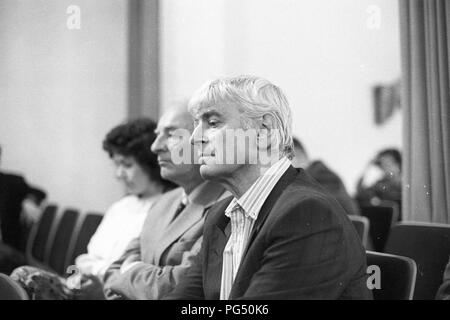 Il scrittore Ungherese Miklos Meszoely in occasione di una riunione della letteratura austriaca la società a Vienna nel 1990. Meszoly è considerato uno dei più importanti rappresentanti della recente letteratura Ungherese. Foto Stock