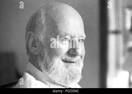 Lo scrittore americano Lawrence Ferlinghetti a Capri nel 1990. Foto Stock