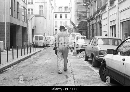 Il scrittore ceco Bohumil Hrabal a Parigi nel 1990. Foto Stock
