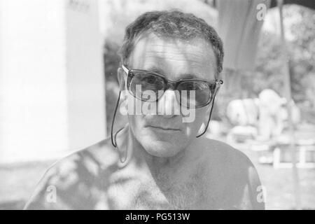 Il pittore ceco Josef Jira durante una vacanza a Cipro. Foto Stock