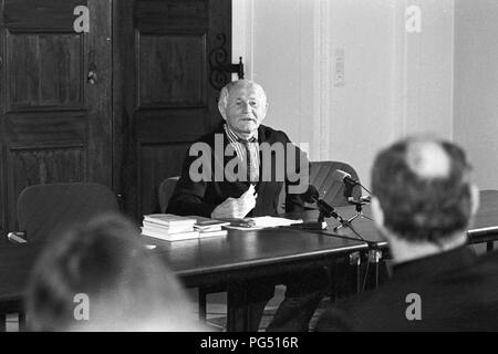 La lettura del scrittore ceco Bohumil Hrabal a Vienna e la Biblioteca Nazionale. Foto Stock