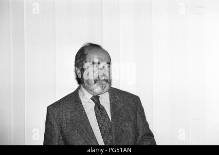 La Repubblica ceca giornalista e scrittore Pavel Tigrid. Tigrid più tardi divenne ministro ceco di cultura sotto Vaclav Klaus e consigliere di Vaclav Havel. Foto Stock