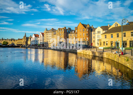 La riva di acqua di Leith, Edimburgo Foto Stock