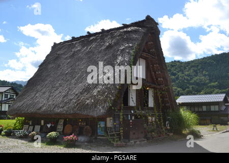 Gessho stile home in Shirakawago, Giappone Foto Stock