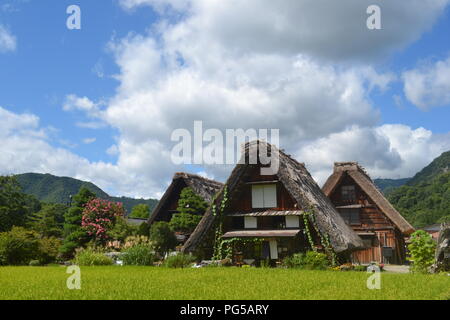 Gessho stile home in Shirakawago, Giappone Foto Stock