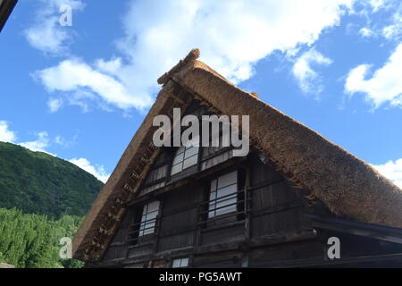 Gessho stile home in Shirakawago, Giappone Foto Stock