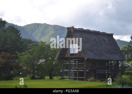 Gessho stile home in Shirakawago, Giappone Foto Stock