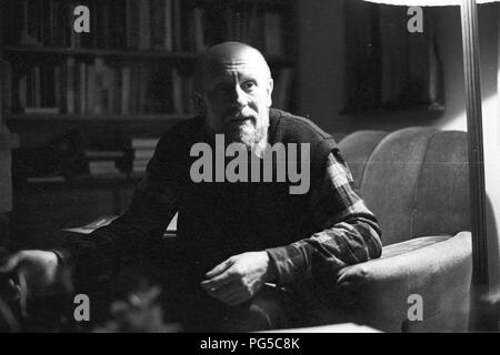 " La Repubblica ceca pittore e fotografo Pavel Nesleha nel suo studio di Praga. Dal 1987 Nesleha era un membro del gruppo di artisti ''Zaostali'' e dal 1990 docente presso l'Università di arti applicate di Praga. Foto Stock