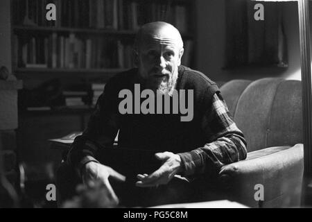 " La Repubblica ceca pittore e fotografo Pavel Nesleha nel suo studio di Praga. Dal 1987 Nesleha era un membro del gruppo di artisti ''Zaostali'' e dal 1990 docente presso l'Università di arti applicate di Praga. Foto Stock