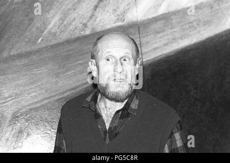 " La Repubblica ceca pittore e fotografo Pavel Nesleha nel suo studio di Praga. Dal 1987 Nesleha era un membro del gruppo di artisti ''Zaostali'' e dal 1990 docente presso l'Università di arti applicate di Praga. Foto Stock