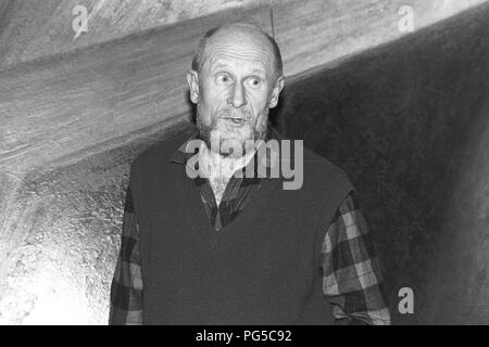 " La Repubblica ceca pittore e fotografo Pavel Nesleha nel suo studio di Praga. Dal 1987 Nesleha era un membro del gruppo di artisti ''Zaostali'' e dal 1990 docente presso l'Università di arti applicate di Praga. Foto Stock