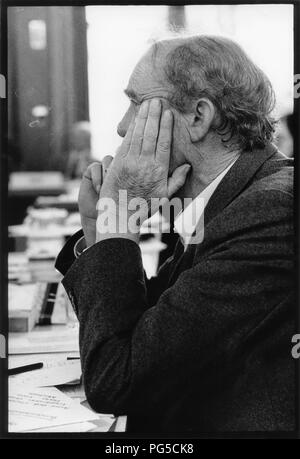 Heinrich Böll, scrittore tedesco presso la Convenzione di scrittori di Saarbruecken. Foto Stock