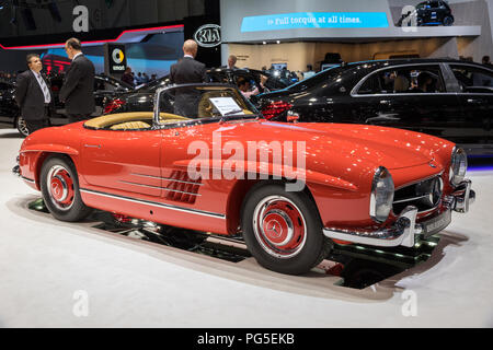 Ginevra, Svizzera - 6 Marzo 2018: Brabus Mercedes Benz 300 SL Roadster auto d'epoca, esposti all'88Geneva International Motor Show. Foto Stock