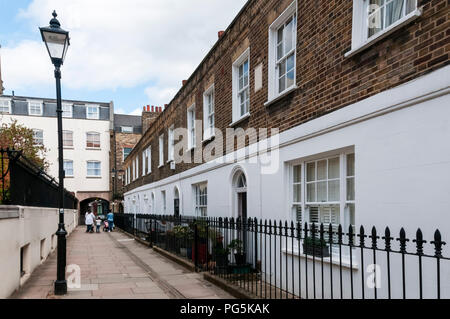 Xix secolo alloggiamento terrazzati in Hayward's Place, Clerkenwell. Foto Stock