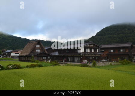 Gessho stile home in Shirakawago, Giappone Foto Stock