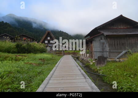 Gessho stile home in Shirakawago, Giappone Foto Stock