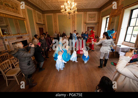 Cinderella live performance di Lytham Hall. Credito: Lee Ramsden / Alamy Foto Stock