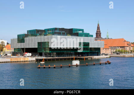L'edificio BLOX, che ospita anche il Danish Architecture Centre, un nuovo progetto di prestigio per l'architettura e il design su Cristiani Brygge a Copenhagen. Foto Stock