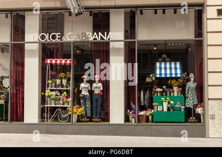 La finestra di visualizzazione a Dolce & Gabbana store di San Francisco, California, Stati Uniti. Foto Stock