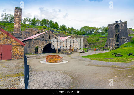 I resti ben conservati di una volta massiccia Blaenavon Ferriera, ora un museo e sito Patrimonio Mondiale dell'UNESCO in Blaenavon, Gwent, Wales, Regno Unito Foto Stock