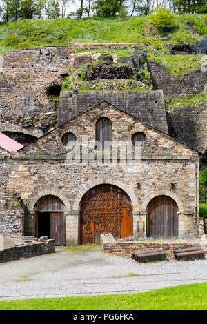 Arrugginimento illustrazioni di acciaio a Blaenavon Ferriera, ora un museo e sito Patrimonio Mondiale dell'UNESCO in Blaenavon, Gwent, Wales, Regno Unito Foto Stock