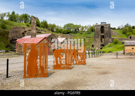 Arrugginimento illustrazioni di acciaio a Blaenavon Ferriera, ora un museo e sito Patrimonio Mondiale dell'UNESCO in Blaenavon, Gwent, Wales, Regno Unito Foto Stock