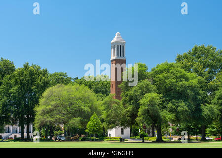 TUSCALOOSA, AL/STATI UNITI D'America - 6 giugno 2018: Denny carillon torre sul Quad presso il campus della University of Alabama. Foto Stock