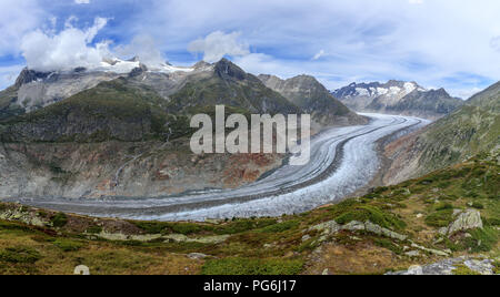 Vista sul ghiacciaio dell'Aletsch in Svizzera Foto Stock