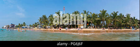 Orizzontale vista panoramica della spiaggia in Colombo, Sri Lanka. Foto Stock