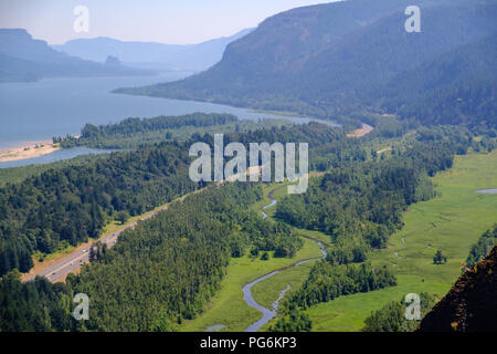Vista del Columbia River Gorge dal punto Chanticleer (Portland donna stato Forum Punto Panoramico) Foto Stock