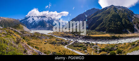 Nuova Zelanda, South Island, in vista di Hooker Valley al parco nazionale di Mount Cook Foto Stock