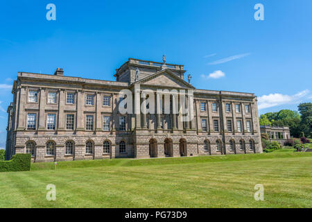 Casa di Lyme a Lyme Park Cheshire nel sole primaverile Foto Stock