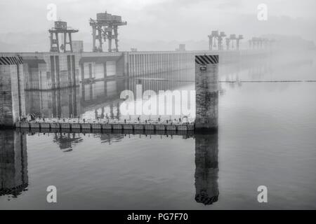 La più grande centrale idroelettrica del mondo - la Diga delle Tre Gole sul Fiume Yangtze in Cina Foto Stock