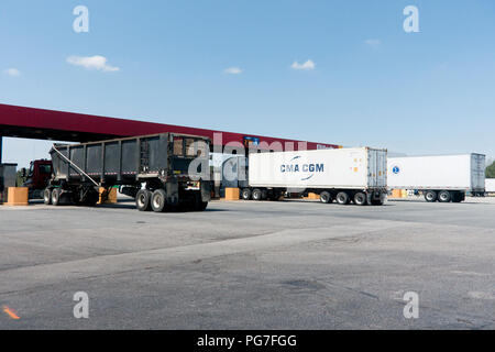 Arresto carrello gas Station (stazione di benzina) - USA Foto Stock