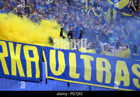 Varsavia, Polonia - Maggio 02, 2018: Polacco finale di League Cup Arka Gdynia vs Legia Warszawa o/p: Arka Gdynia ventole Foto Stock